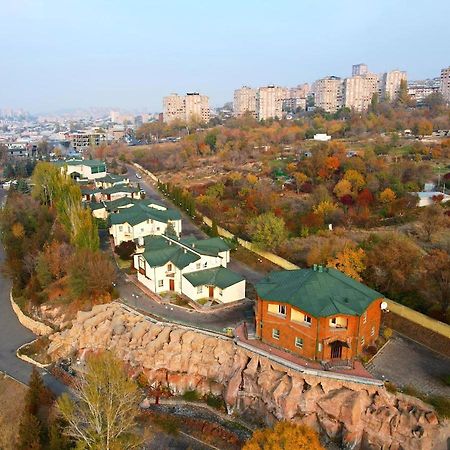 Armenian Village Park Hotel & Free Water Park, Gym Yerevan Exterior photo